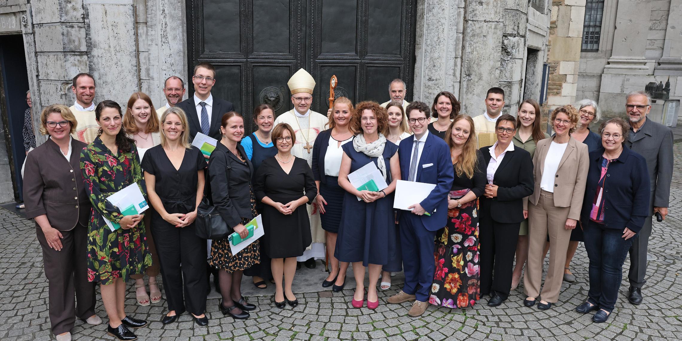 Beauftragungsfeier 2023 15 neue Pastoral- und Gemeindereferentinnen wurden am Freitag, 25. August 2023, zu ihrem Dienst im Bistum Aachen beauftragt