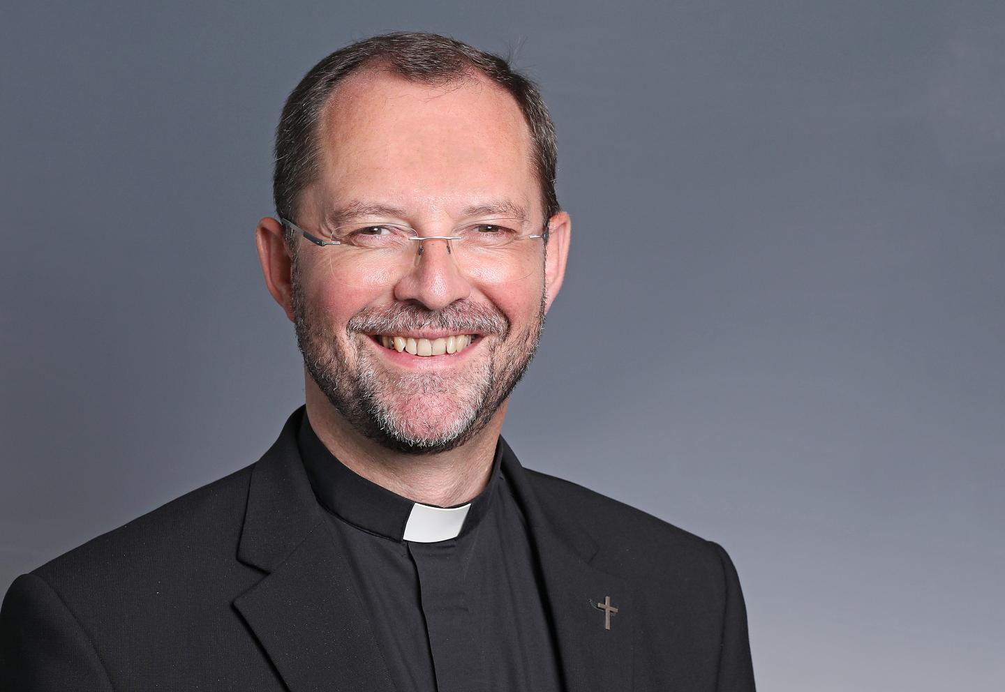 DR. ANDREAS FRICK
