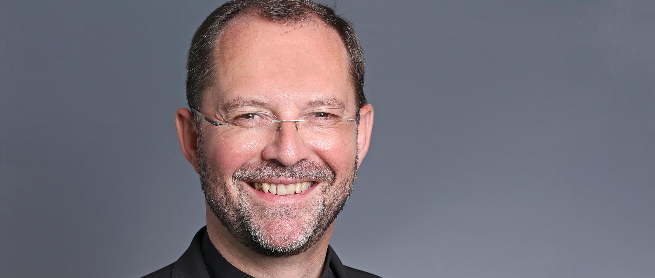 DR. ANDREAS FRICK