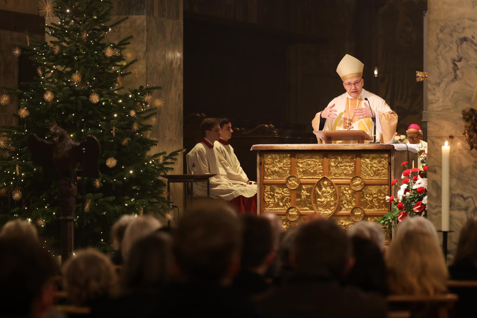 Bischof Dr. Helmut Dieser  in der Christmette 2022 (c) Bistum Aachen / Andreas Steindl