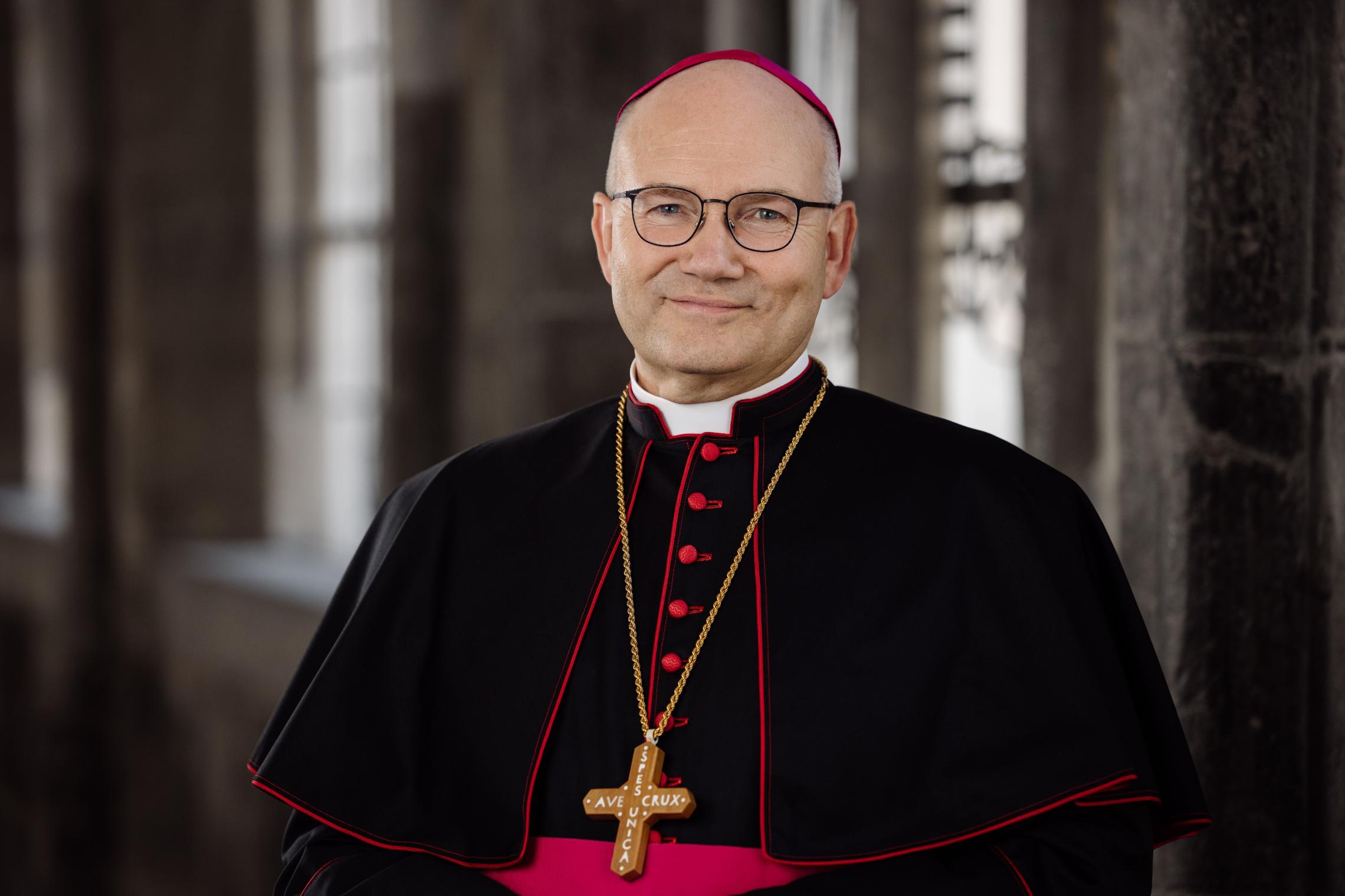 Bischof Dieser im Ornat