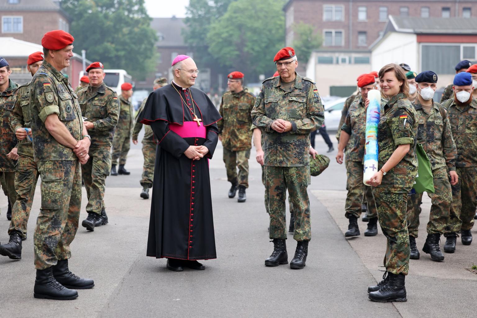 Friedensgottesdienst mit 300 Soldatinnen und Soldaten in der Lützow-Kaserne (c) Bistum Aachen / Andreas Steindl