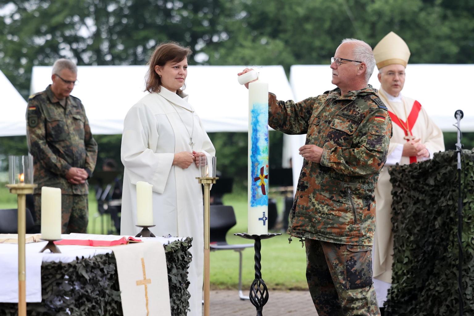 Friedensgottesdienst mit 300 Soldatinnen und Soldaten in der Lützow-Kaserne (c) Bistum Aachen / Andreas Steindl