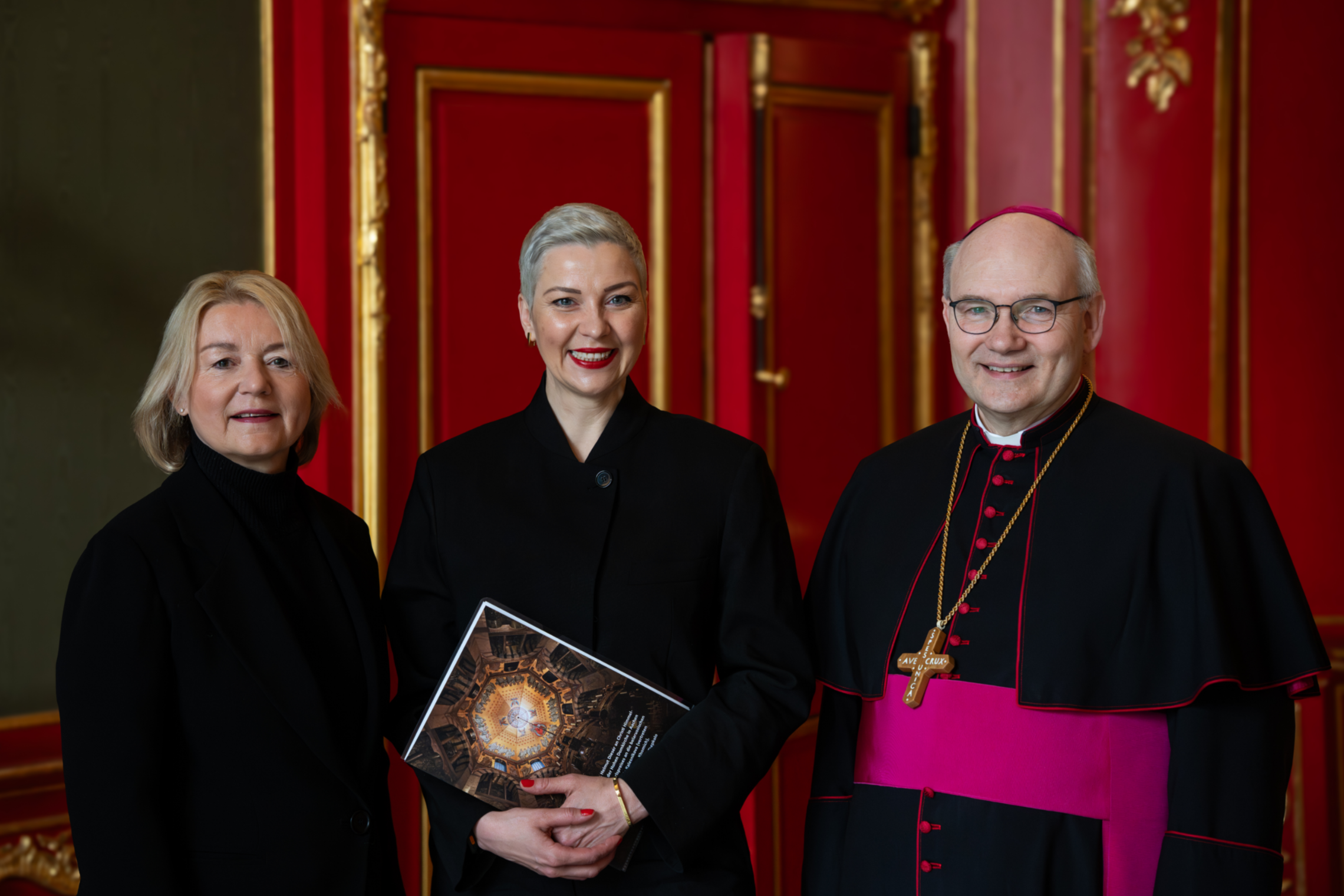 Bischof Helmut Dieser, Karlspreisträgerin Maria uns Marliese Kalthoff