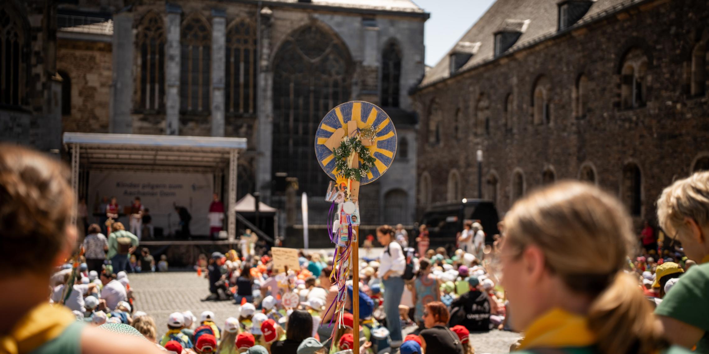 200. Vorschulkinder feierten den Abschluss des Tages auf dem Katschhof