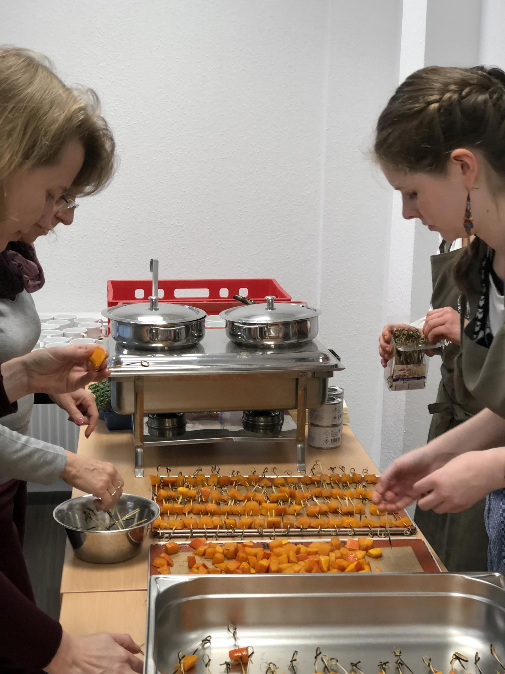 Klimaschonend zu Tisch (c) Bistum Aachen / Garnet Manecke