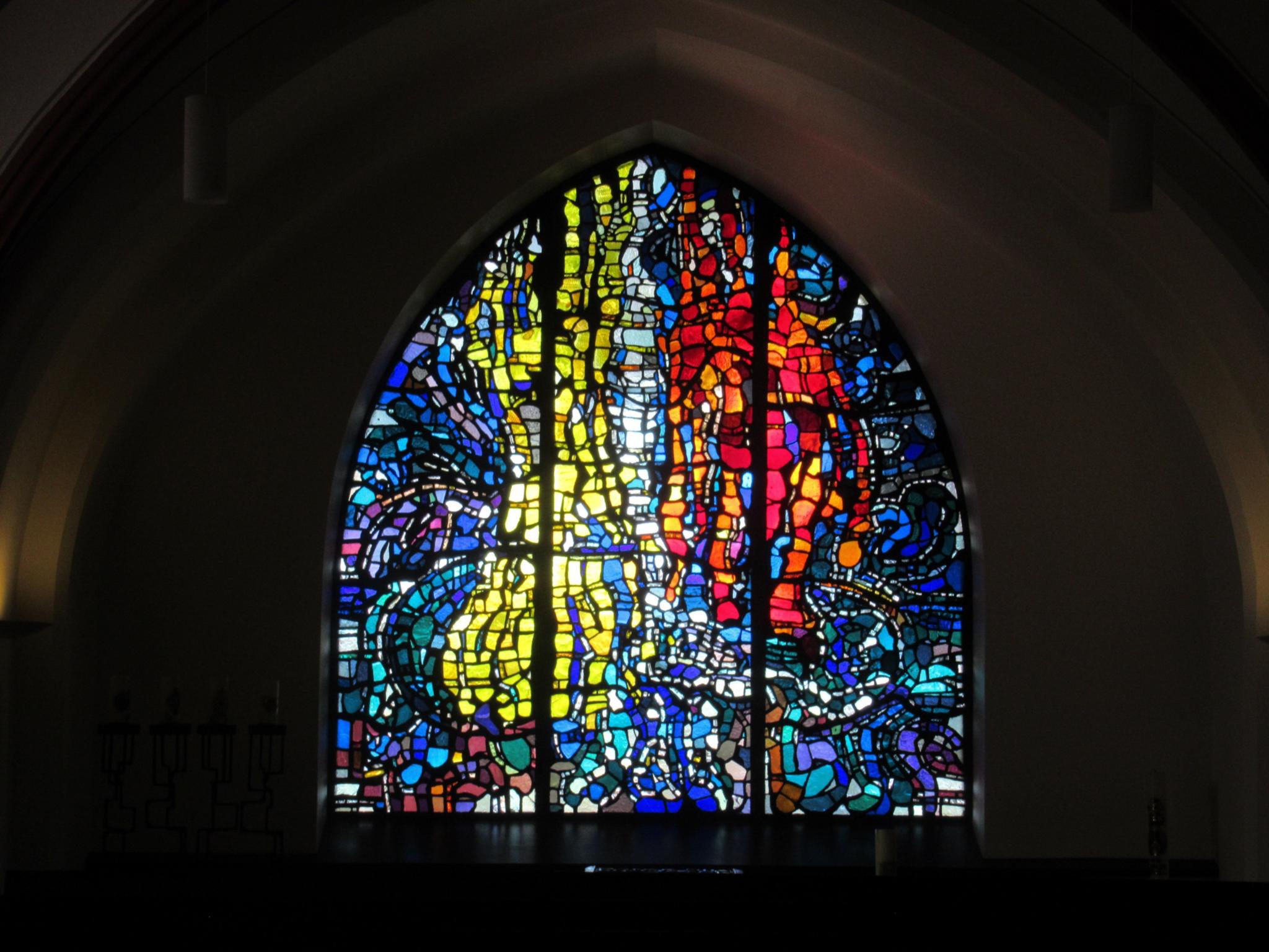 Fenster in der Unterkirche der Steyler Missionsschwestern