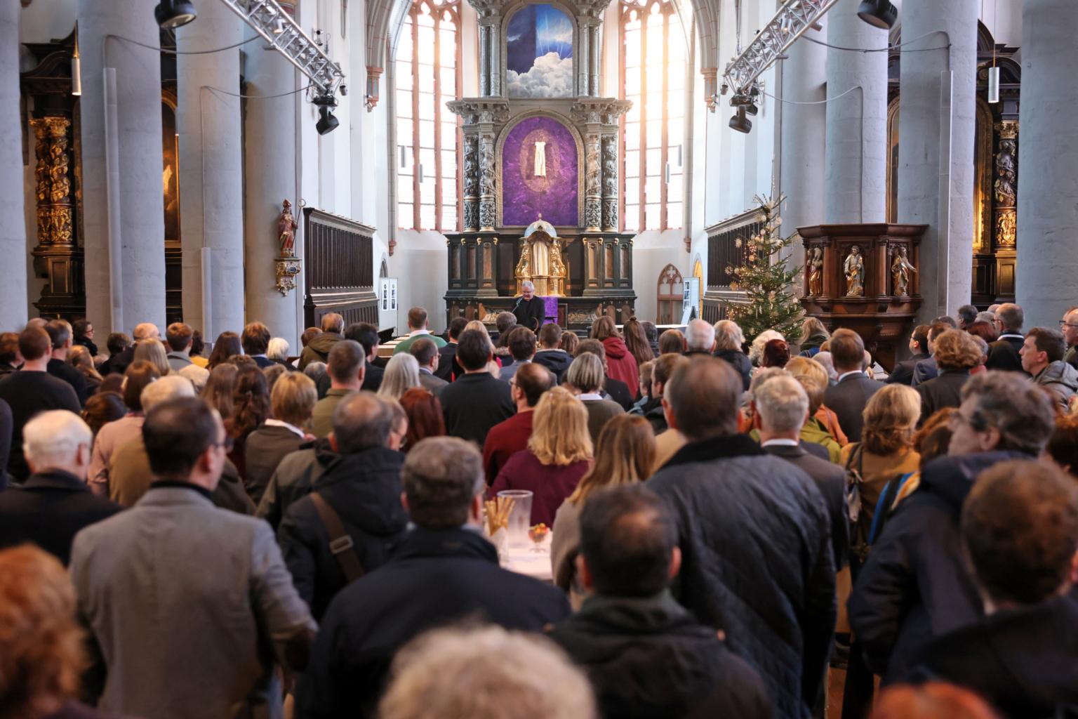 Knapp 200 Mitarbeiterinnen und Mitarbeiter haben am Neujahrsempfang teilgenommen. (c) Andreas Steindl