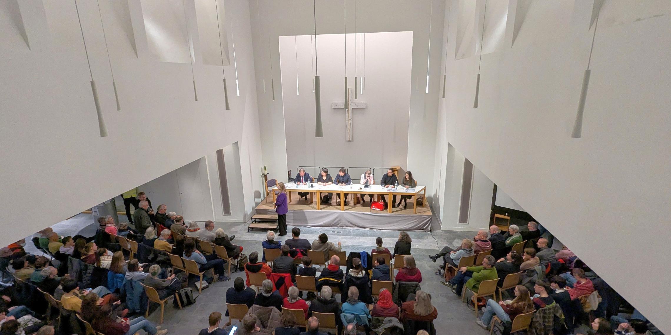 Politische Podiumsdiskussion in der Genezareth-Kirche im Aachener Westen