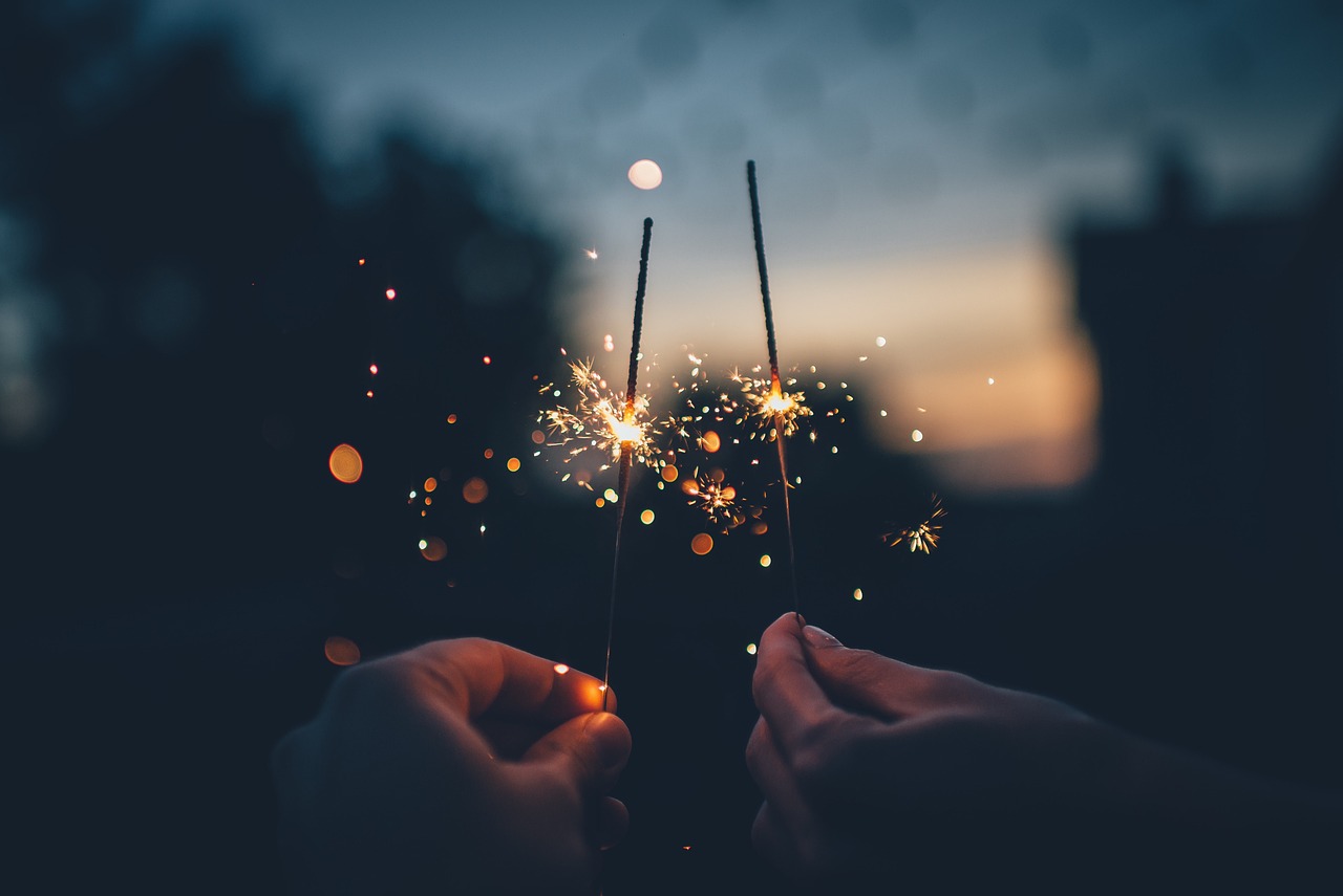 „Weihnachten feiern, das Jahr mit Gott abschließen und das neue aus seiner Hand erbitten, darin liegen Trost und Mut, Freude und Demut zugleich“ (c) Pexels auf Pixabay