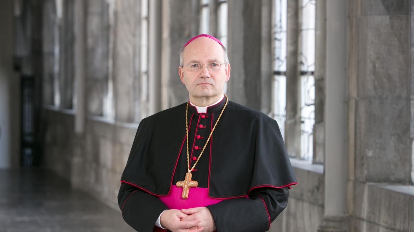Bischof Dr. Helmut Dieser: 