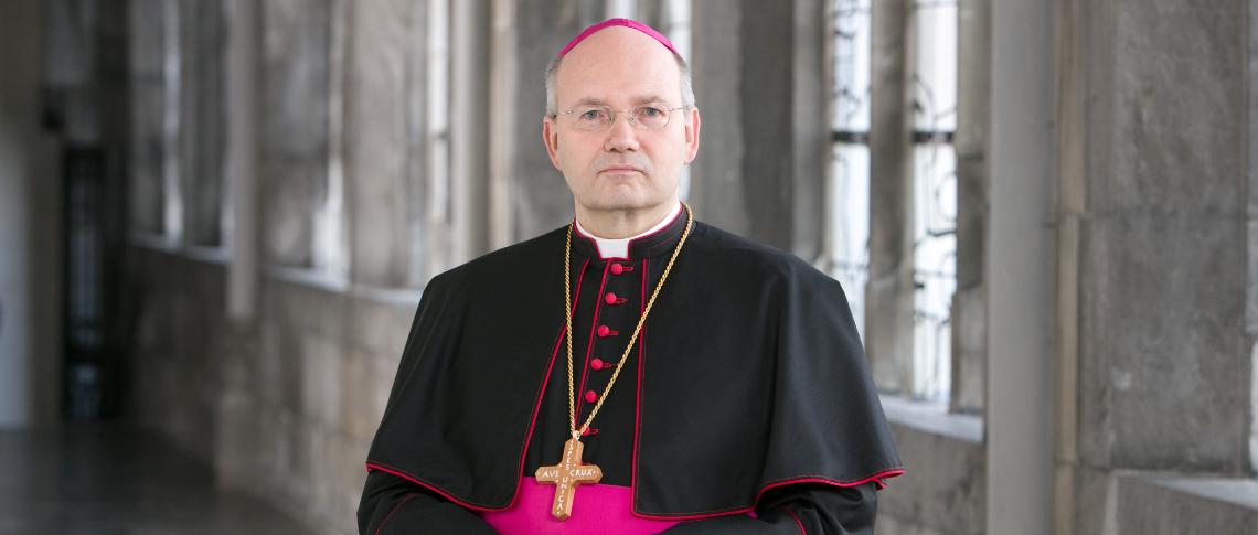 Bischof Dr. Helmut Dieser: 