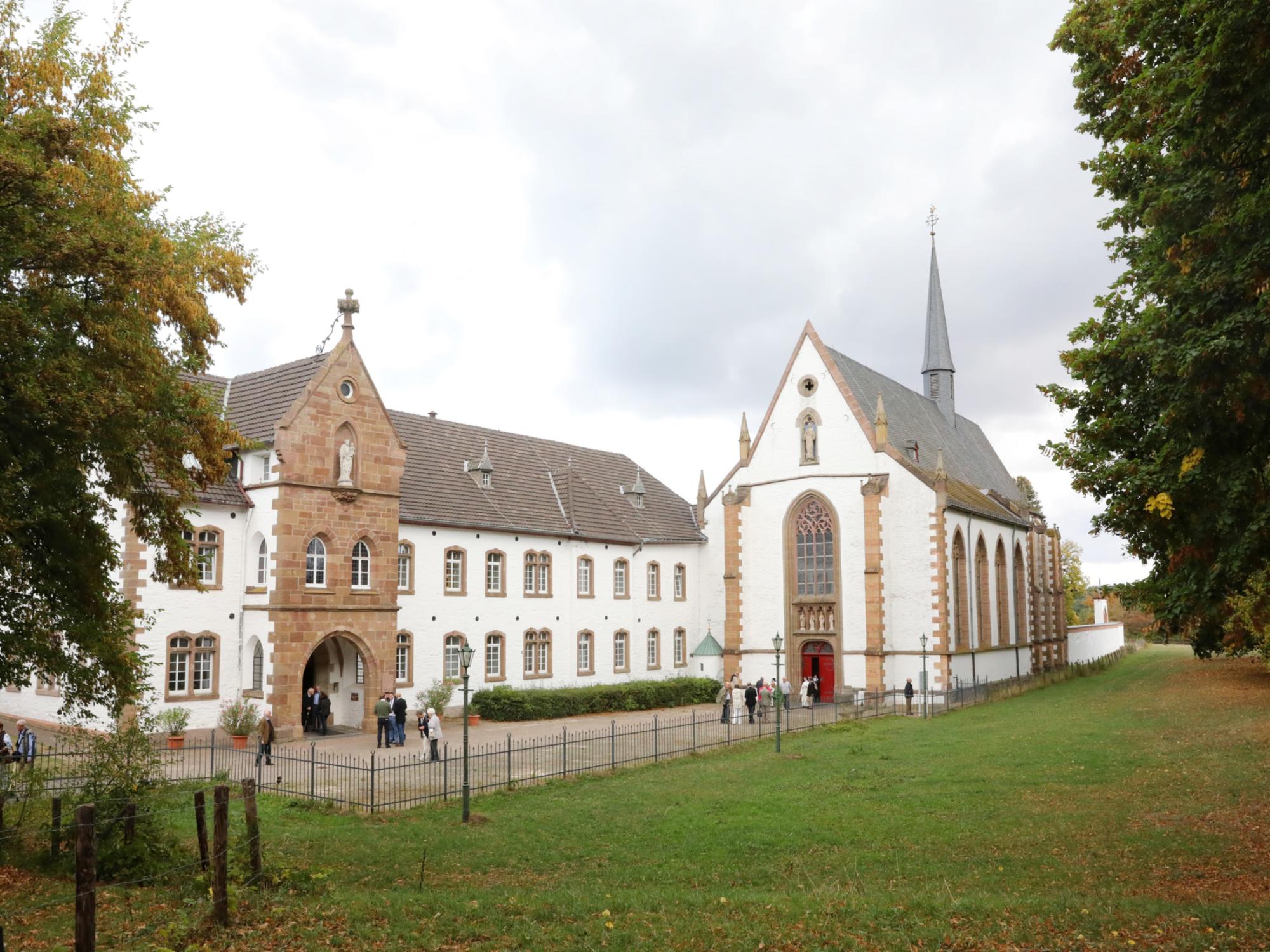 Ziel der Sternwallfahrt ist die Abtei Mariawald