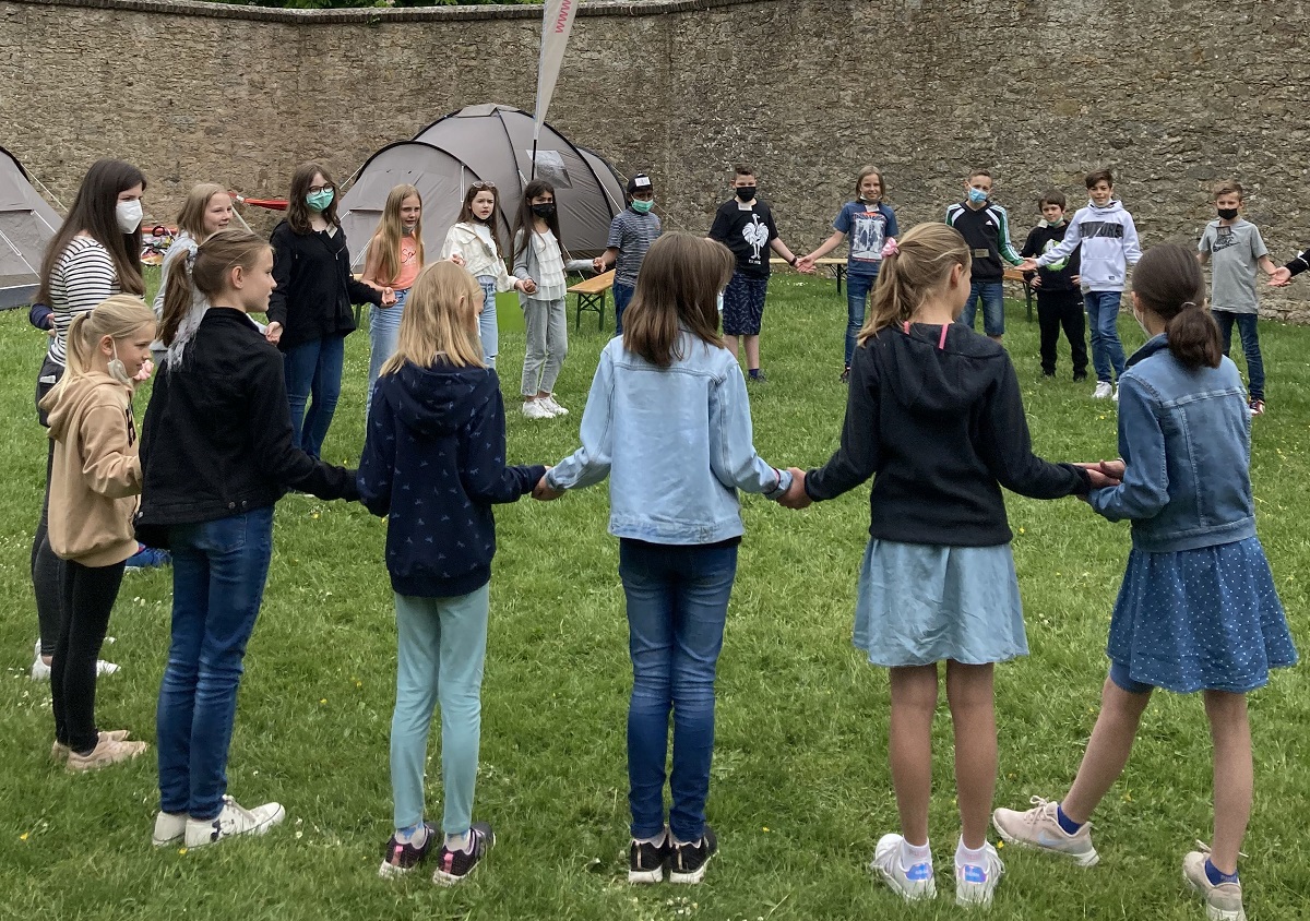 Die Weltfairänderer während einer Workshop-Woche in Kloster Steinfeld (c) Bistum Aachen / Rebekka Narres