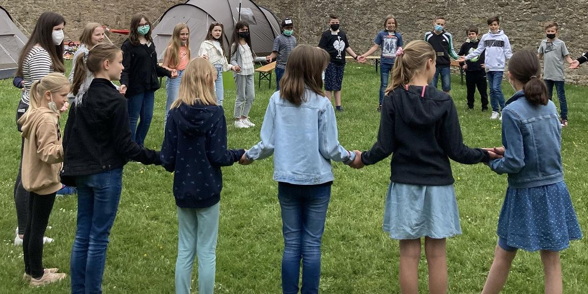 Die Weltfairänderer während einer Workshop-Woche in Kloster Steinfeld