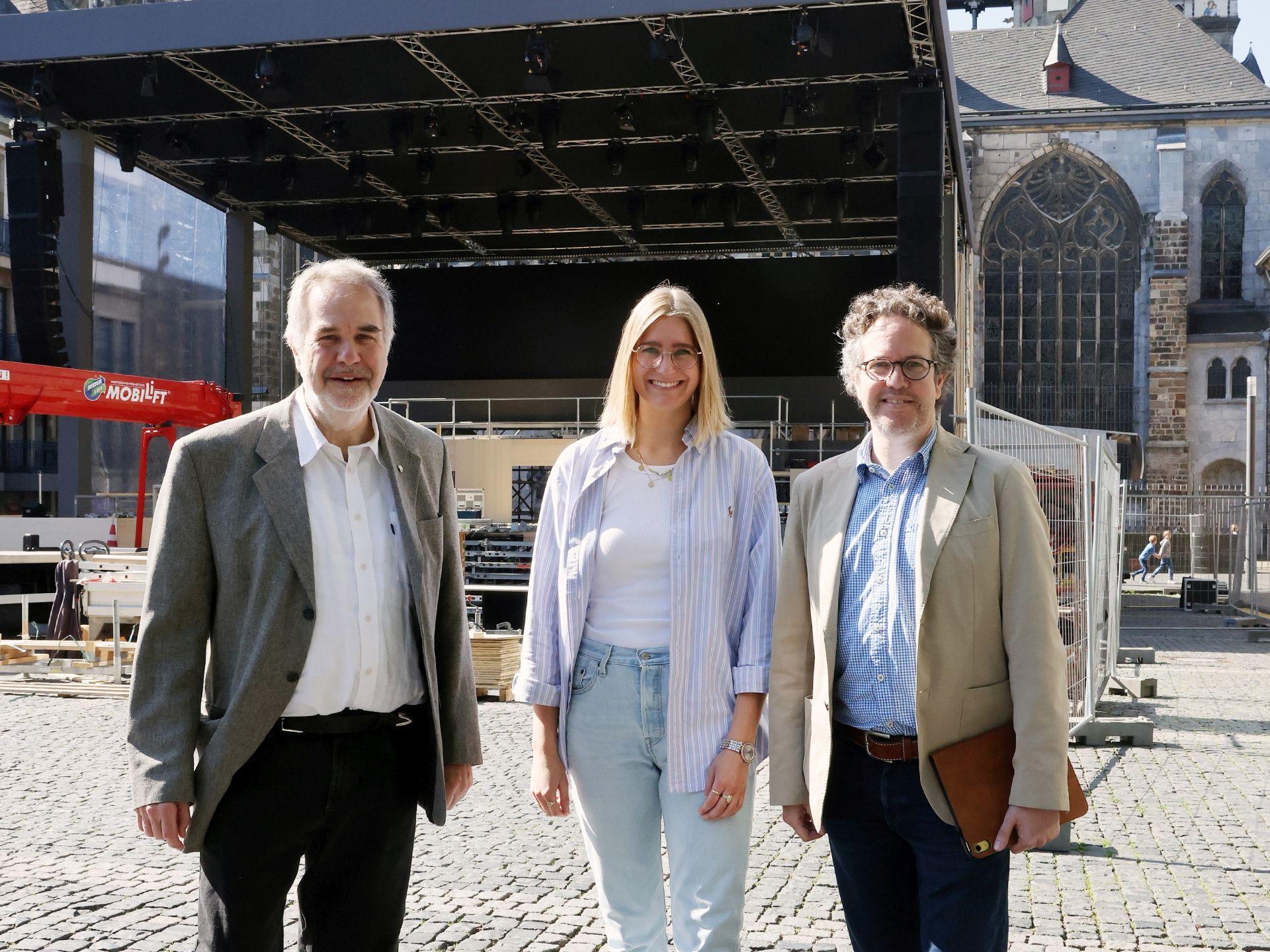 Dompropst Rolf-Peter Cremer, Nadine Braun und Marco Sievert