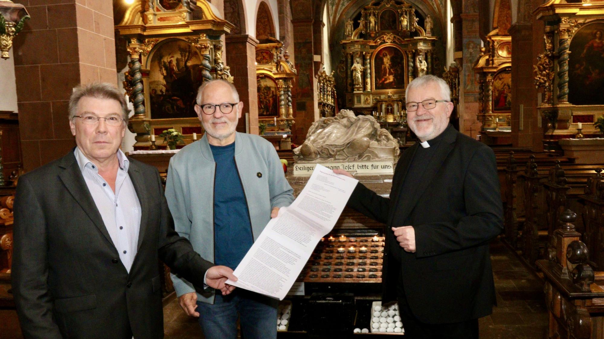 Das Regionalteam Eifel, bestehend aus Regionalvikar Pater Wieslaw Kaczor SDS, Pastoralreferent Georg Nilles und Erich Dederichs (v.l.), sieht große pastorale Chancen im Veränderungsprozess und schickt einen offenen Brief nach Rom.
