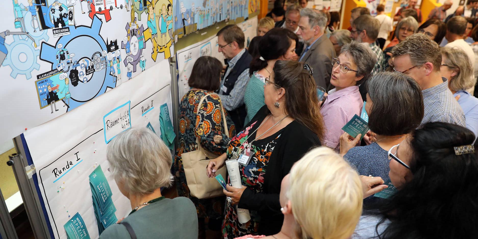 In der Bischöflichen Clara-Fey-Schule in Schleiden haben rund 130 Menschen unter dem Motto „Jesus überall begegnen“ darüber diskutiert, wie die Zukunft der katholischen Kirche aussehen könnte.