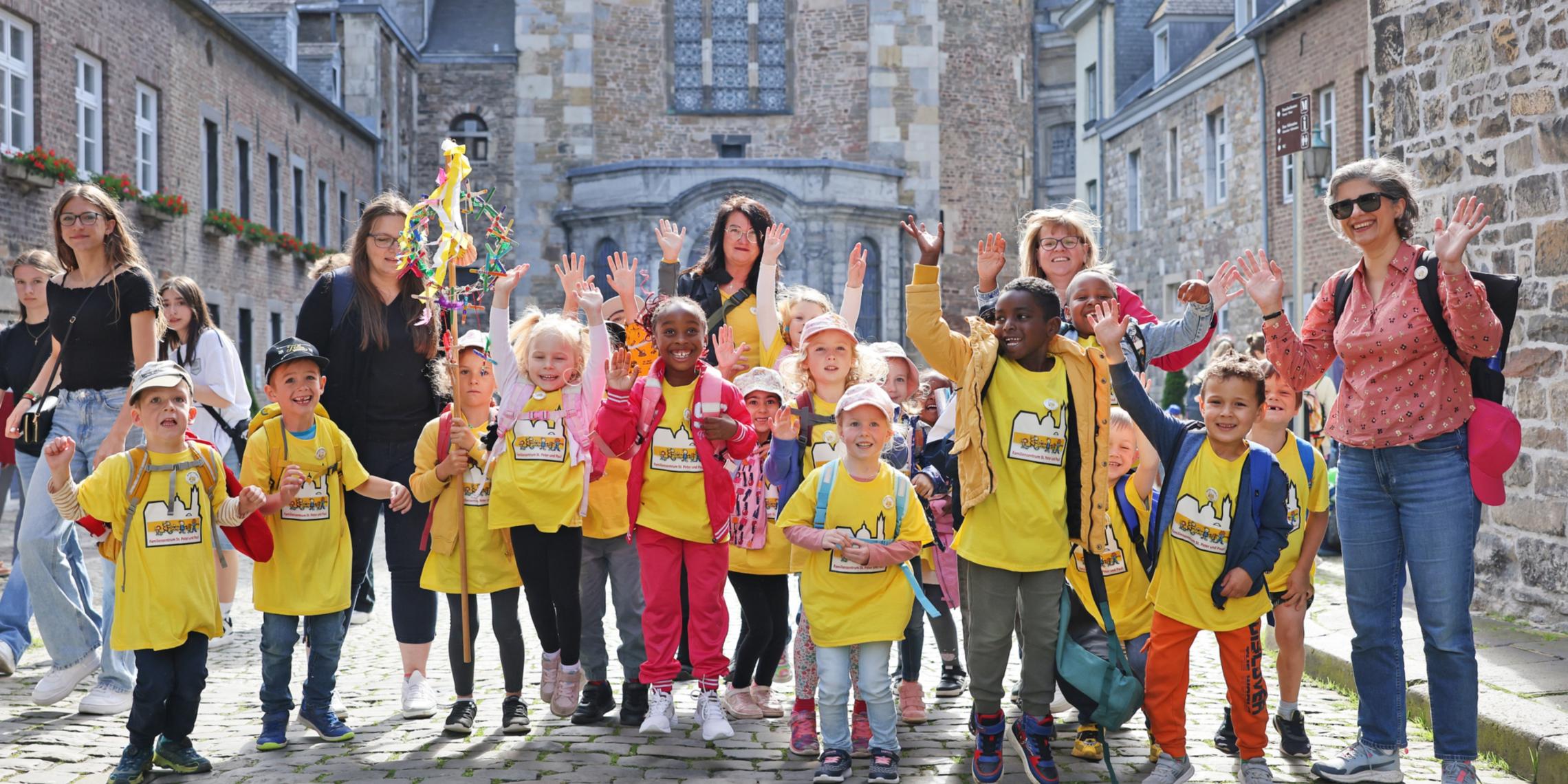 Unterwegs beim 12. Aachener Kinderpilgertag - Die Vorschulkinder des pro-futura Familienzentrums St. Peter und Paul aus Eschweiler