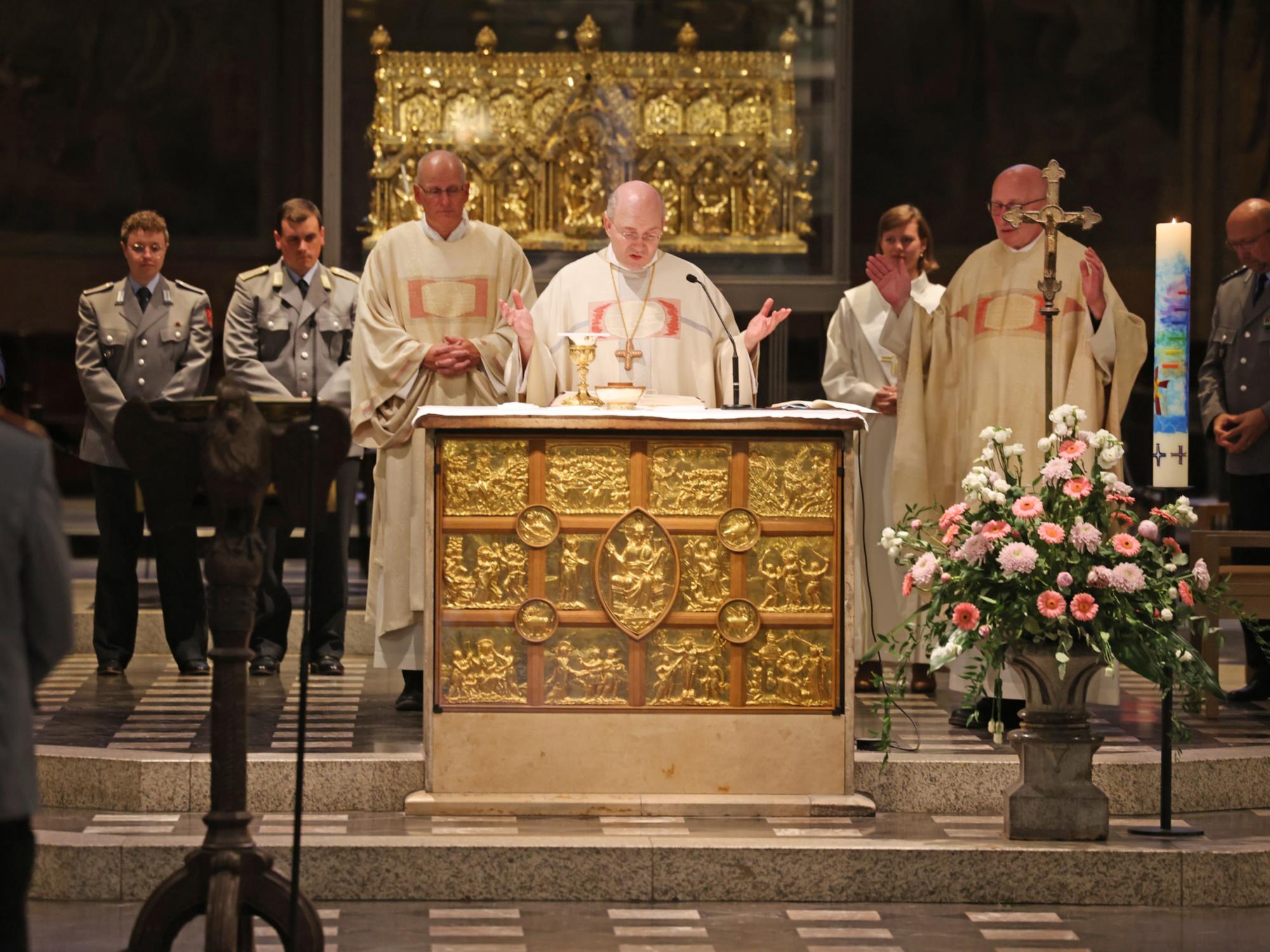 Friedensgottesdienst mit Soldatinnen und Soldaten im Aachener Dom