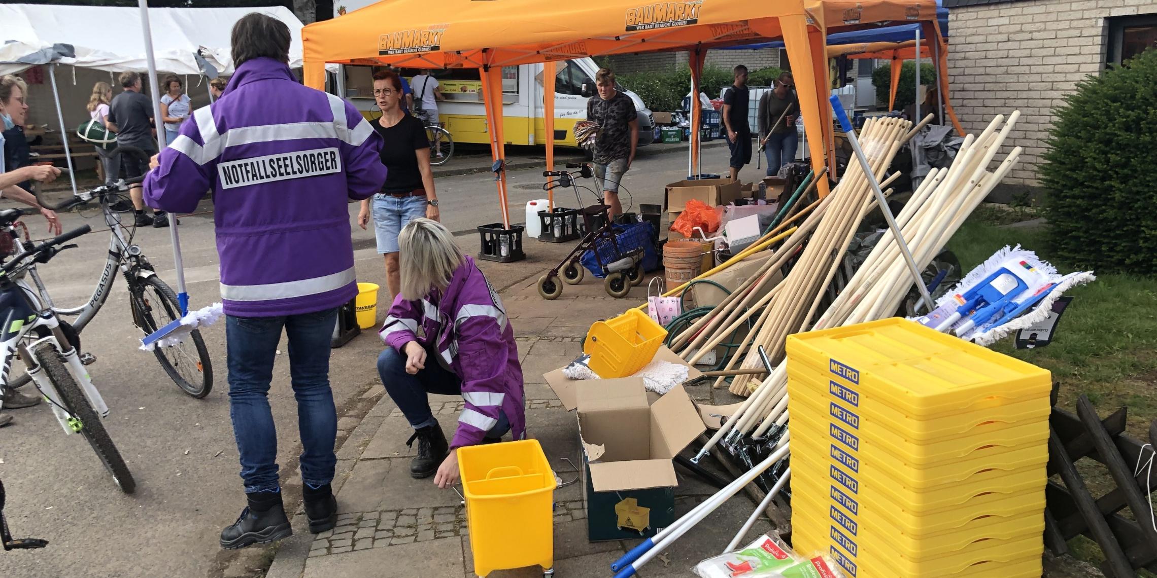 Dank eines erfolgreichen Spendenaufrufs des Katholikenrates und der GdGs in der Region Krefeld-Meerbusch konnte eine erste Hilfsaktion in der Eifel auf die Beine gestellt werden.