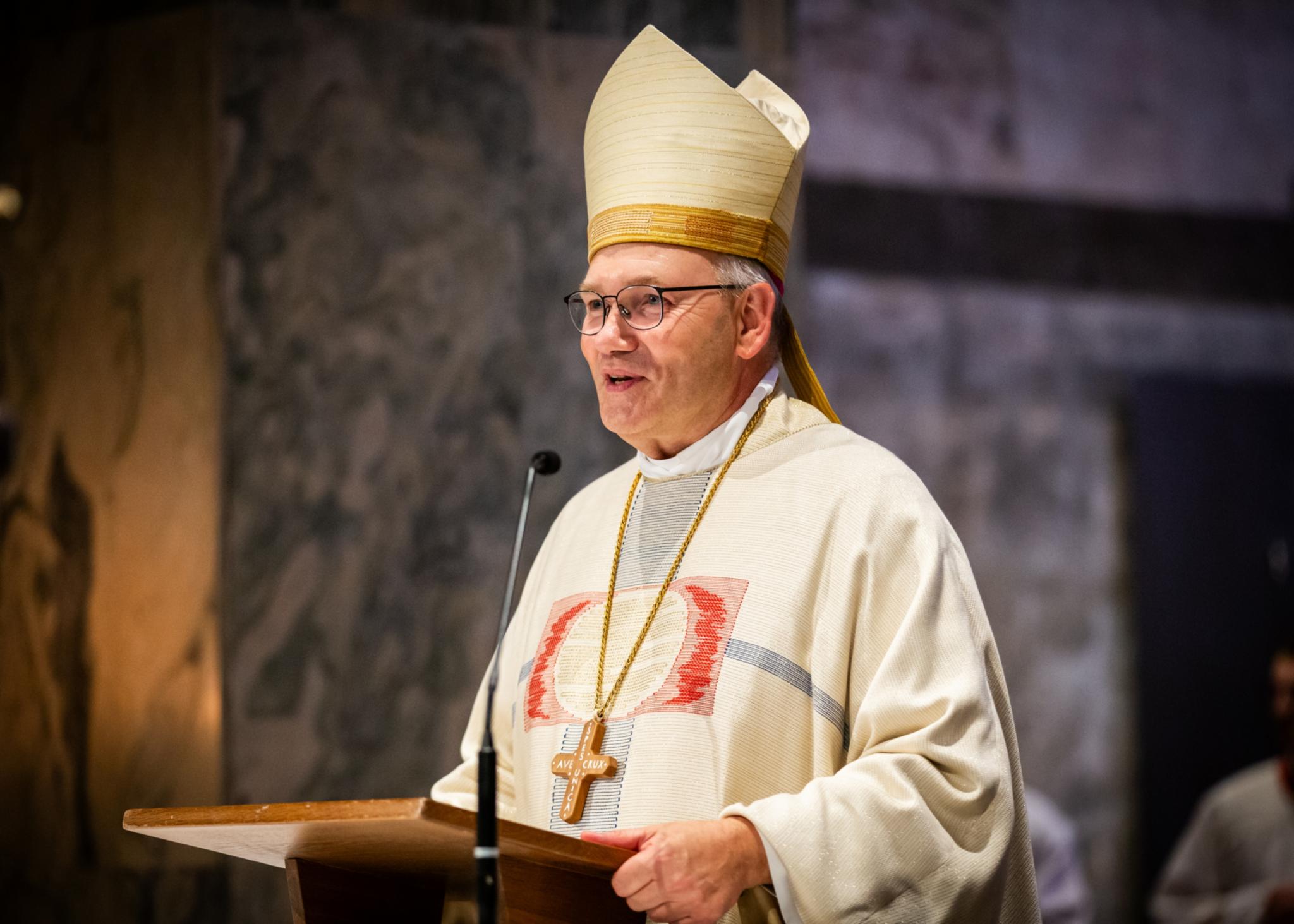 Lange Tradition: Bischof Helmut Dieser feierte mit Soldatinnen und Soldaten einen Friedensgottesdienst zum Weltfriedenstag.
