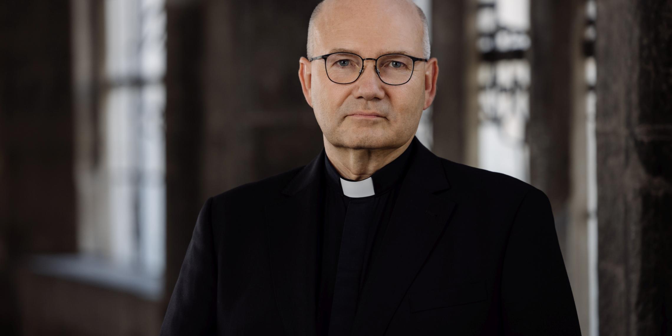 Bischof Dr. Helmut Dieser