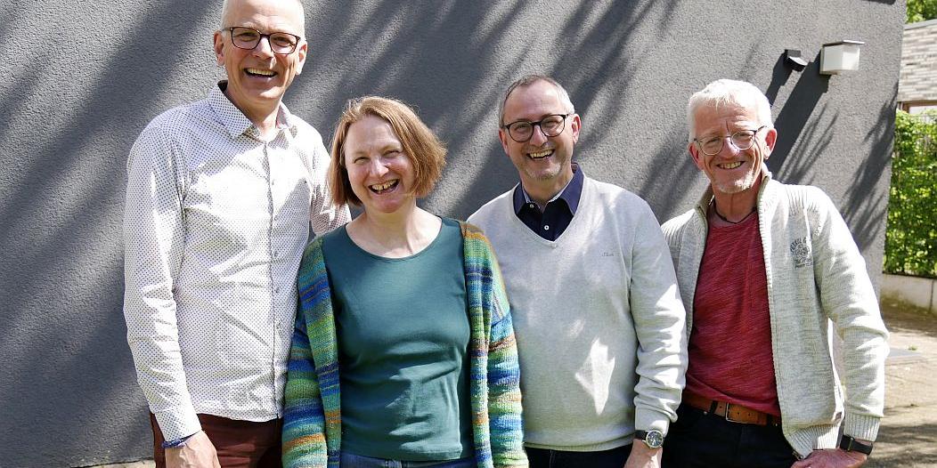 Bilden gemeinsam die Fachstelle für Exerzitienarbeit in Mönchengladbach (v.l.): Pastoralreferent und Leiter der Fachstelle, Patrick Wirges, Pastoralreferentin Gabriele Löser-Widua, Willi Acker für die Verwaltung und der Priester und bischöfliche Beauftragte für den Fachdienst der Geistlichen Begleitung, Frank Reyans.