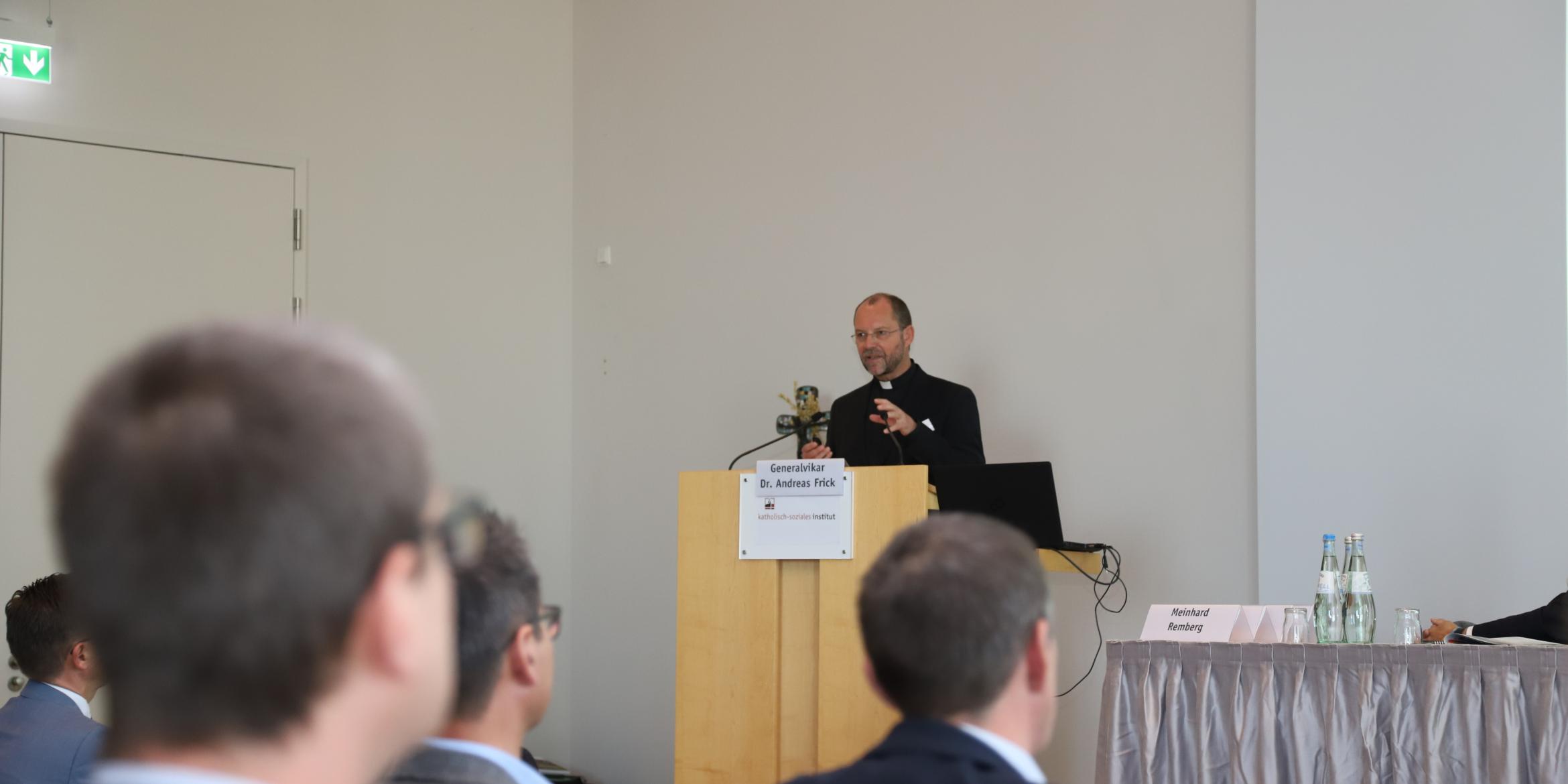 DICO Talk Glaubwürdigkeit und Vertrauen in der Kirche auch durch Compliance - Generalvikar Dr. Andreas Frick