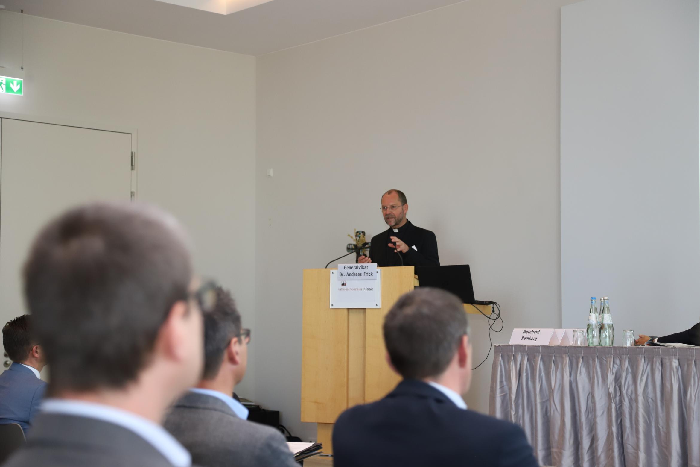 DICO Talk Glaubwürdigkeit und Vertrauen in der Kirche auch durch Compliance - Generalvikar Dr. Andreas Frick