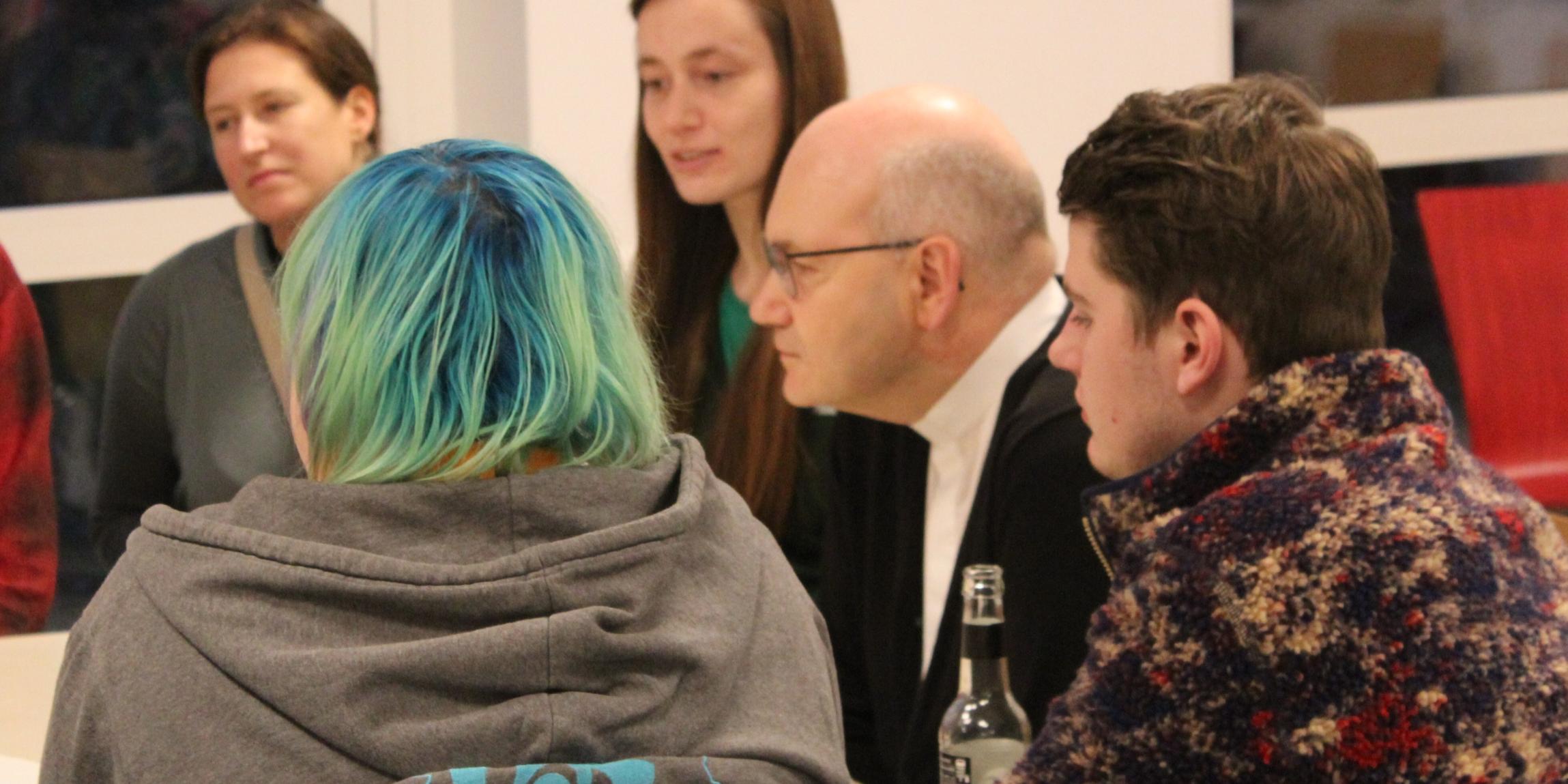 Bischof Dr. Helmut Dieser bei der Diözesankonferenz der KjG