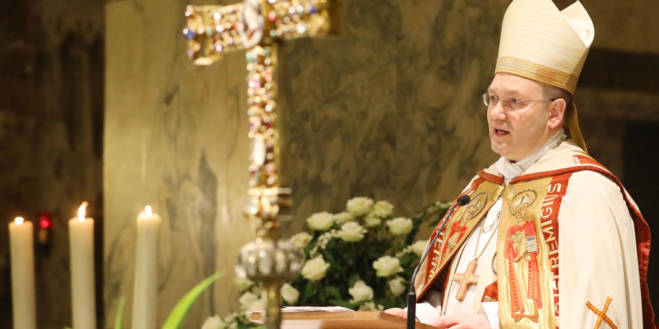 Jahresschlussandacht mit Bischof Dr. Helmut Dieser