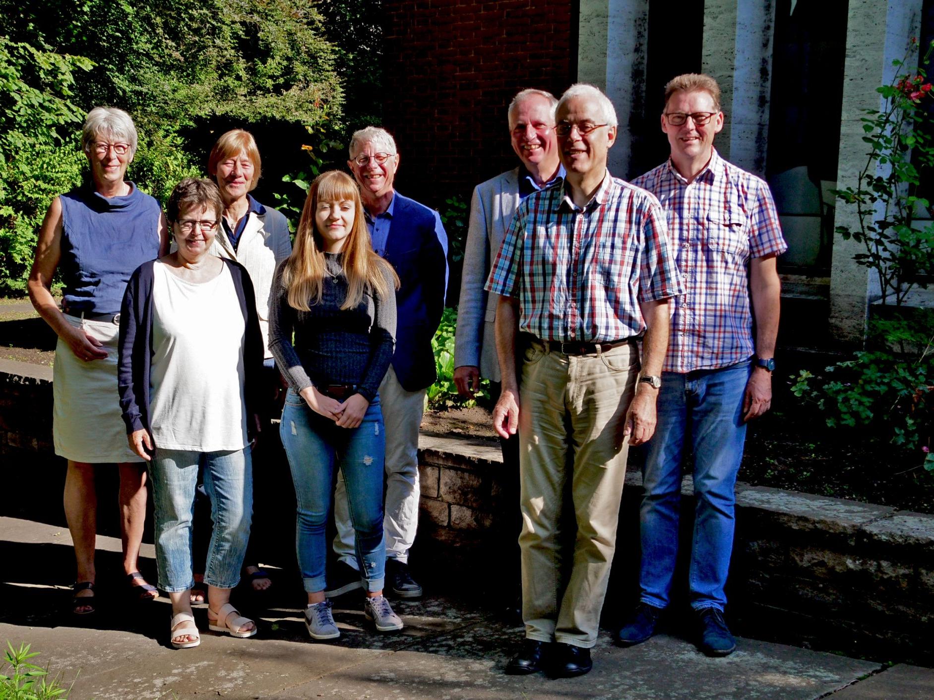 (v.l.) Annette Lenders (Bischöfliches Generalvikariat), Sigrid Cloerkes (Projekt Mönchengladbach), Dr. Adelheid Jacobs-Sturm (Krefeld), Kimberly Schmadtke (Projekt Mönchengladbach), Dr. Andreas Wittrahm (Diözesancaritasverband), Werner Reinhart (Bischöfliches Generalvikariat), Ralf Cober, Winfried Zeller (beide Projekt Jülich)