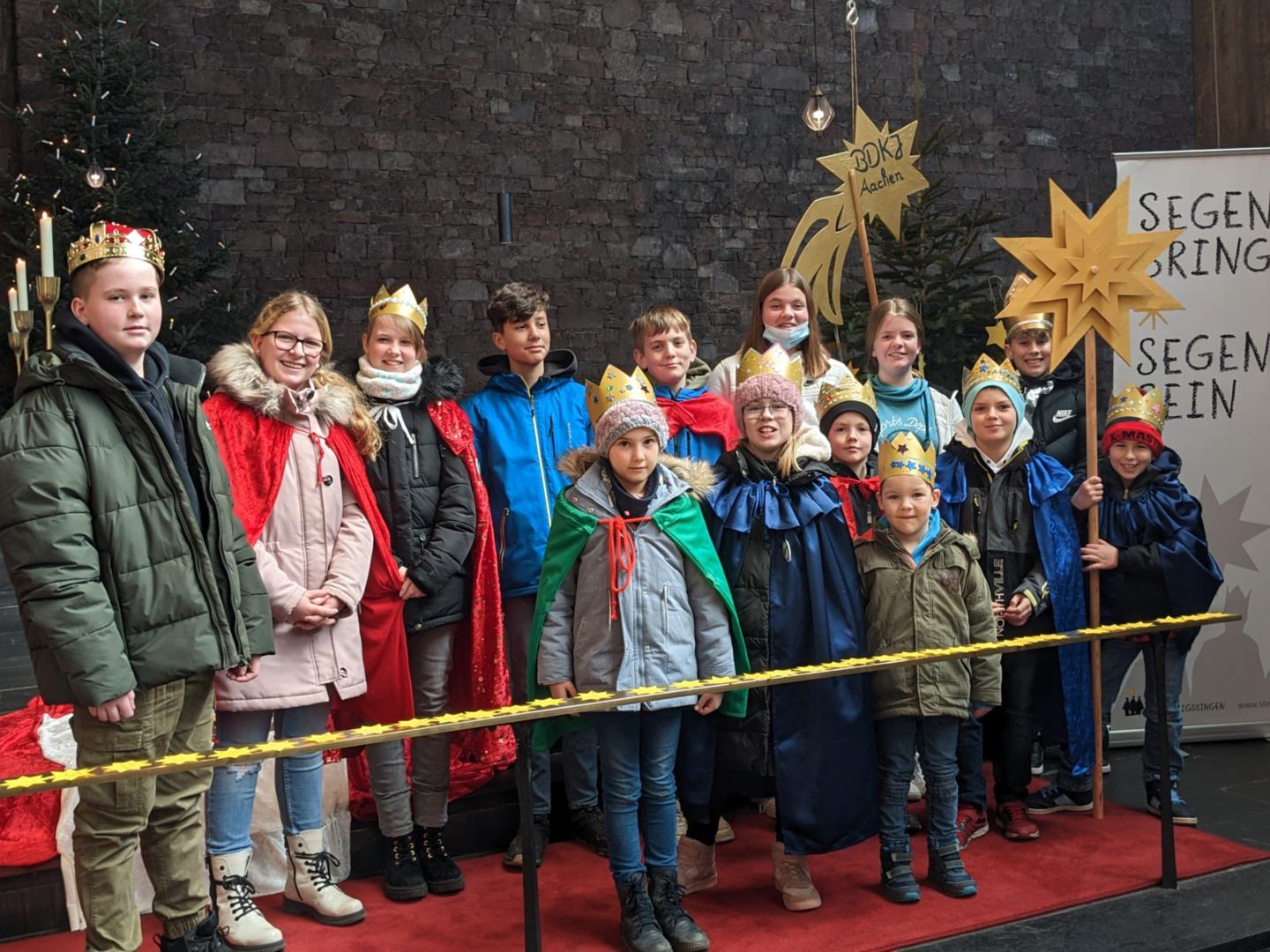 Auch eine Gruppe aus Arnoldsweiler war beim Aussendungsgottesdienst dabei. (c) Bistum Aachen