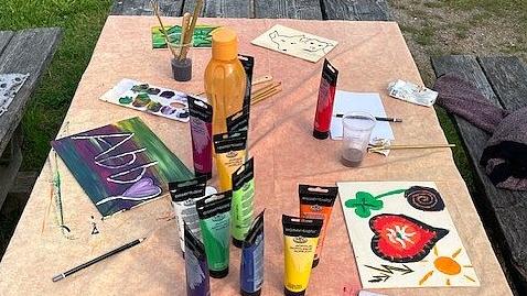 Die Trauer kann auch mit Hilfe der Kunst verarbeitet werden.
