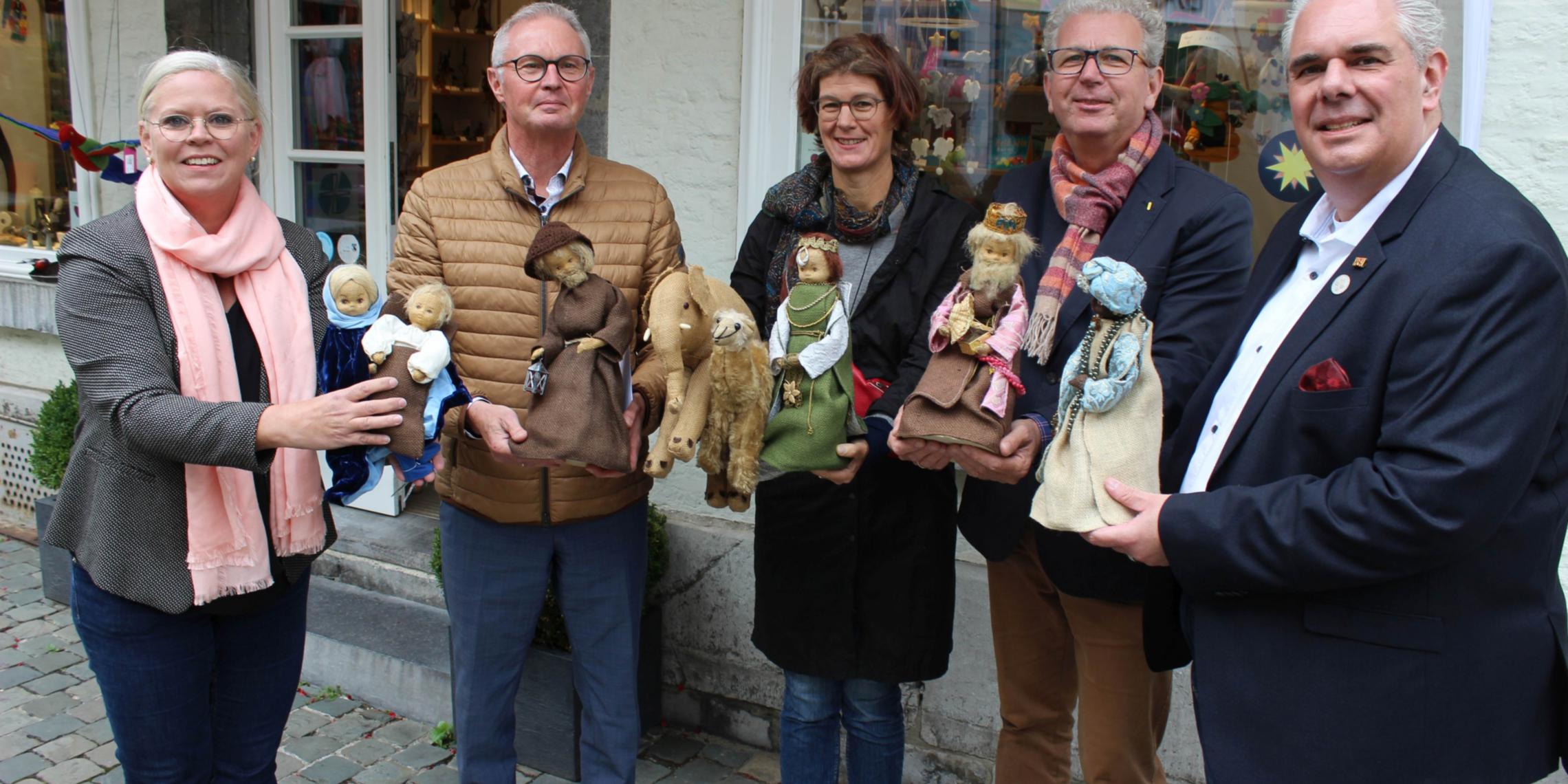 Übergabe Krippe an Vinzenz-Heim