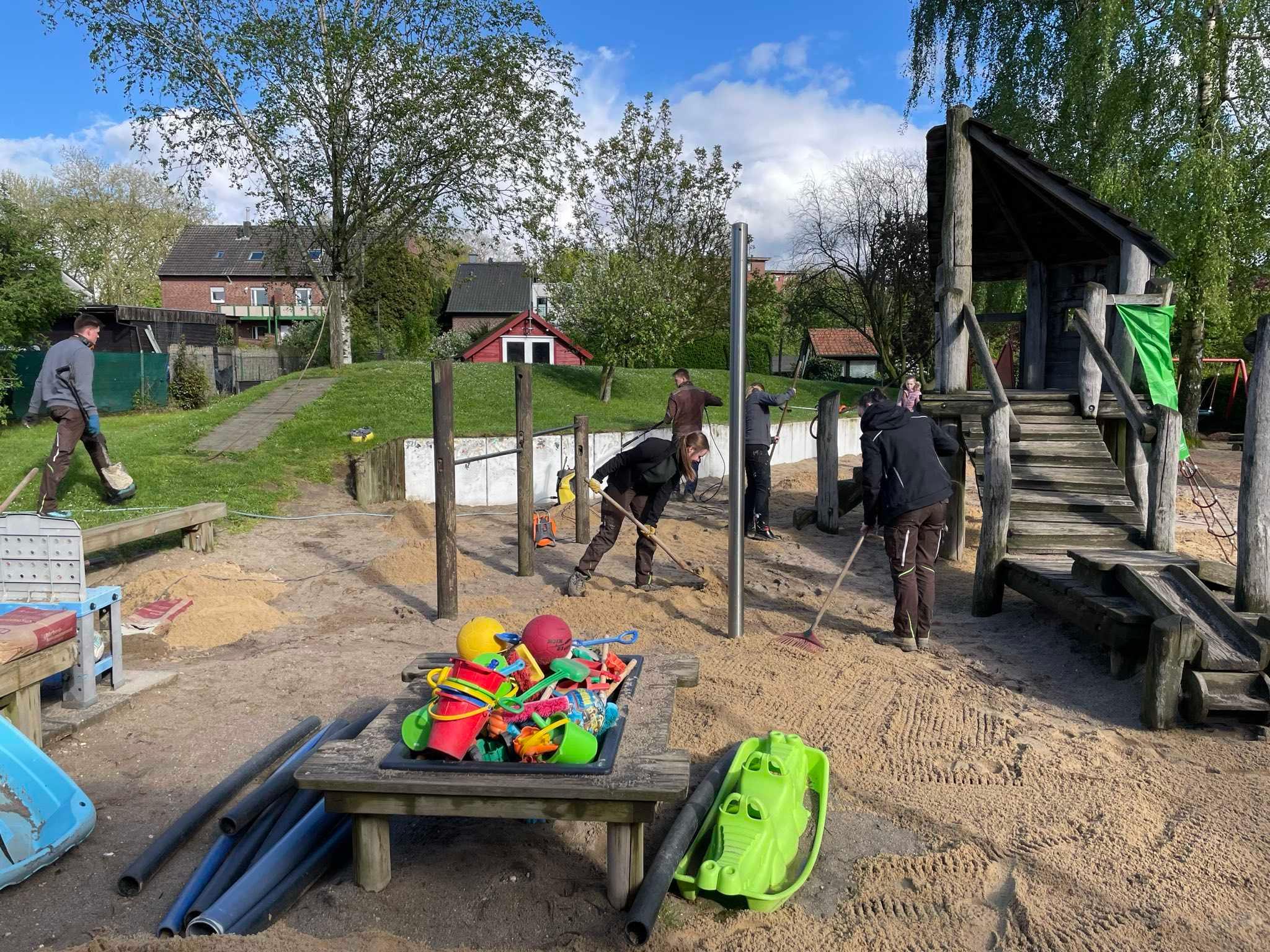 KLJB Dülken macht den Spielplatz wieder fit.