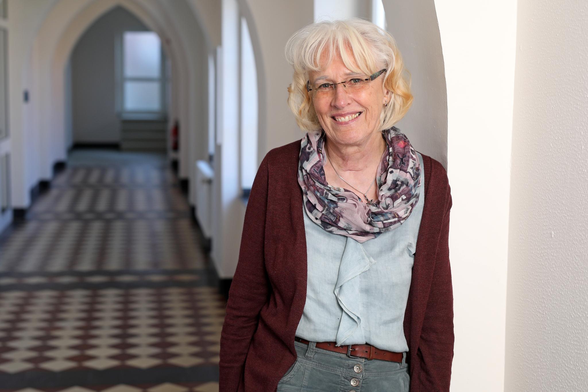 Dr. Christina Engels