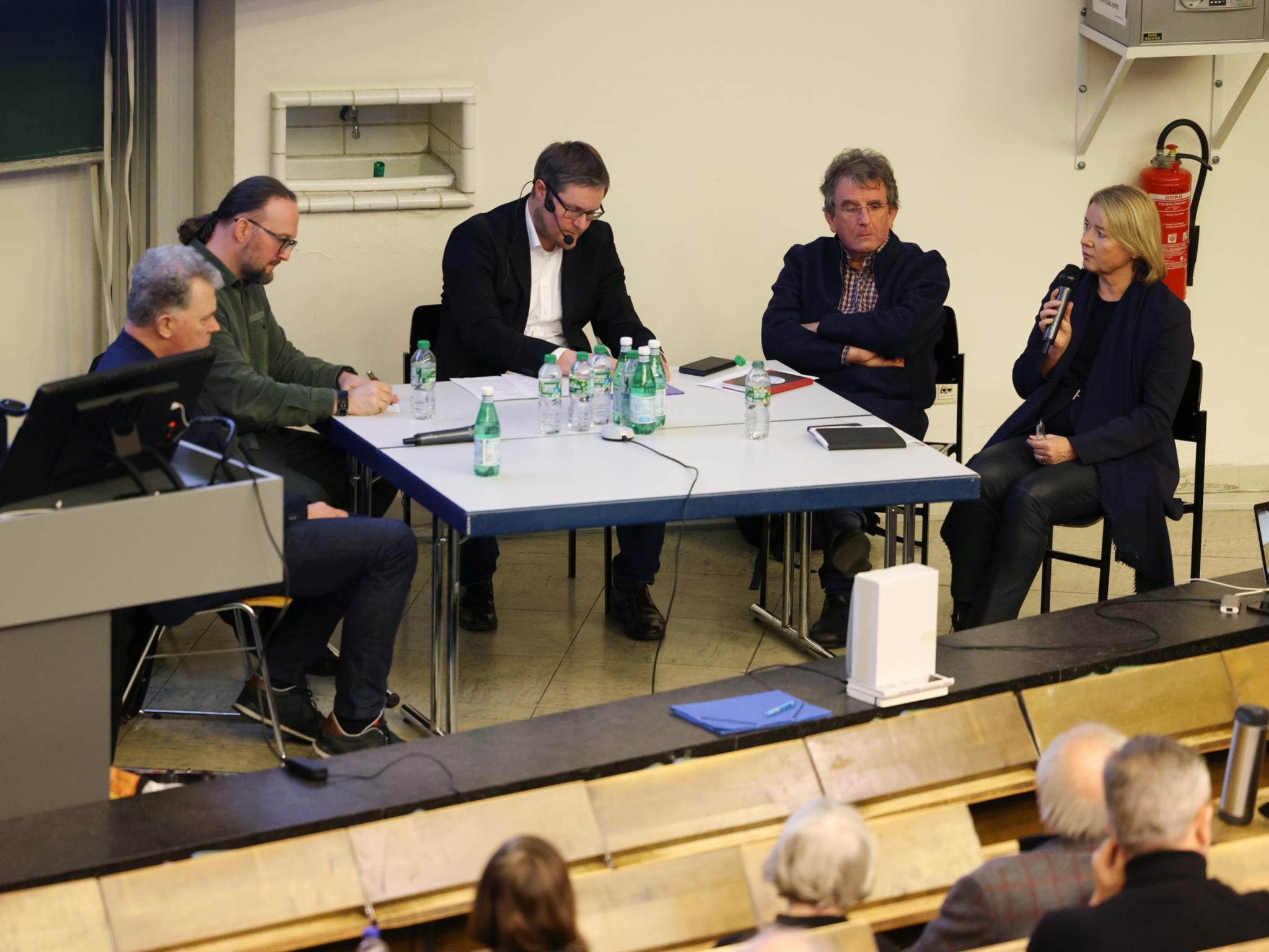Podiumsdiskussion RWTH Aachen zum Thema sexualsierte Gewalt im Bisum Aachen