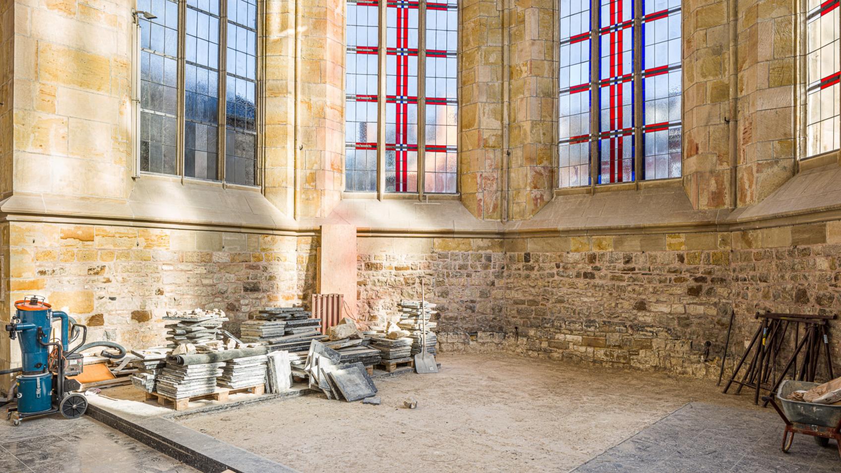 Bauarbeiten im Kirchenschiff (c) Hinschläger / BDA