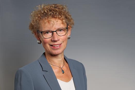 Dr. Angela Reinders