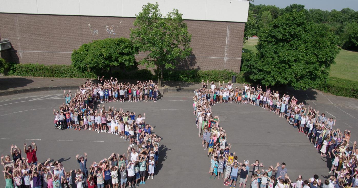 Bischöfliche Maria-Montessori-Grundschule Krefeld feiert 50. Geburtstag