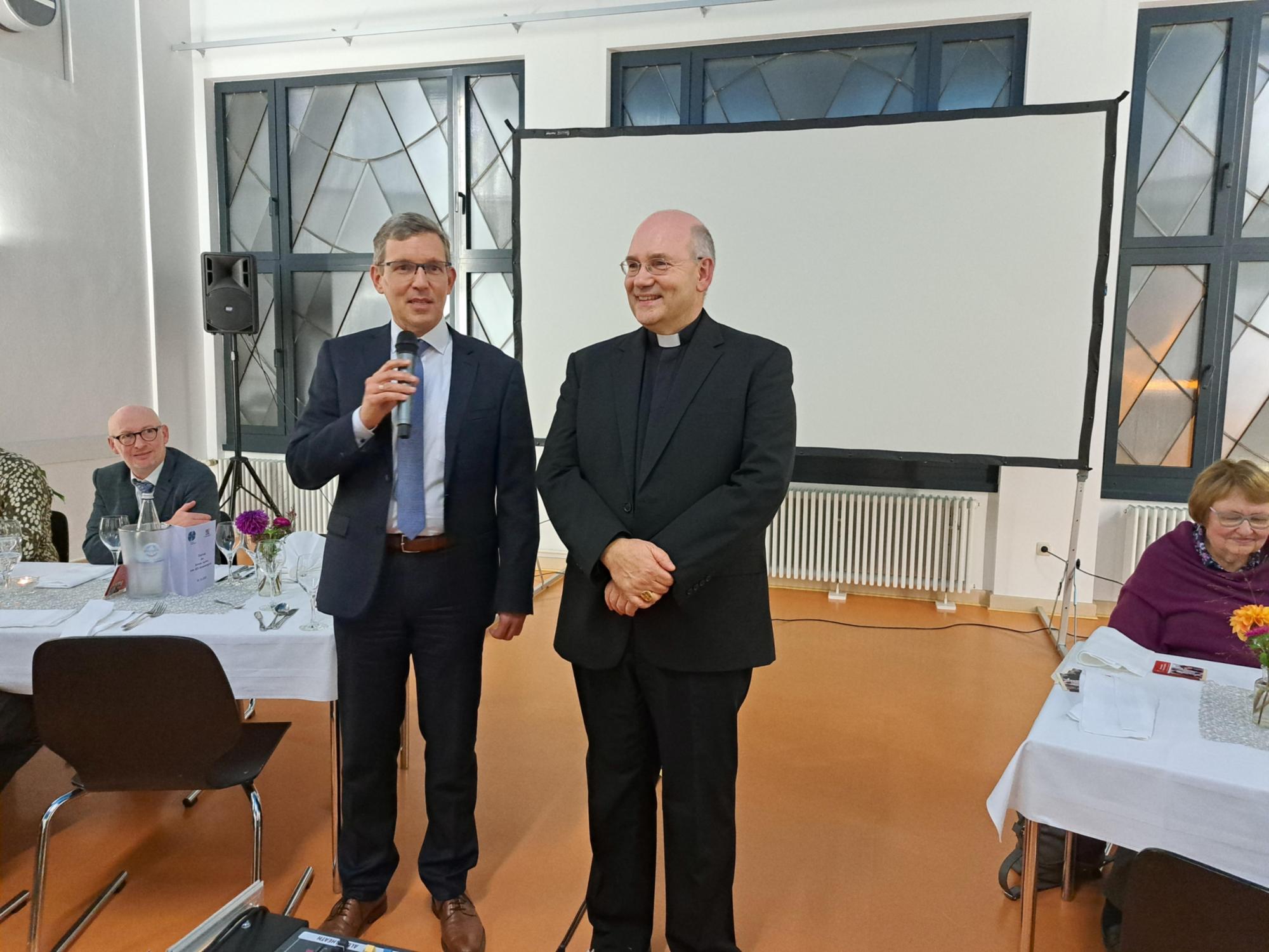 Bischof Dr. Helmut Dieser und Dr. Thomas Ervens (Bischöfliches Generalvikariat Aachen)