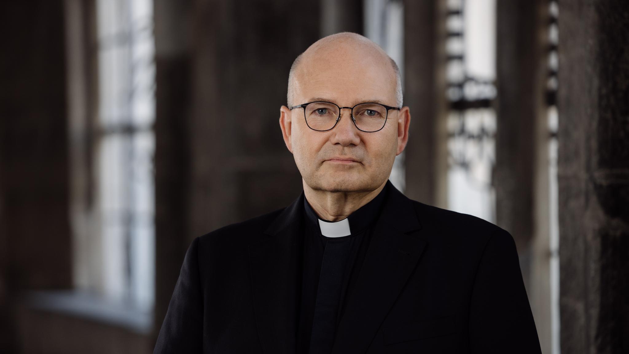Bischof Dr. Helmut Dieser