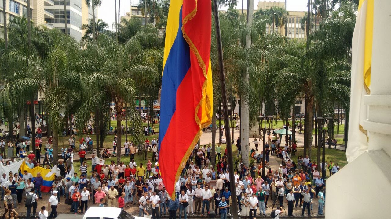 Versammlung für den Frieden auf der Plaza Caycedo im Zentrum von Cali. (c) María del Rosario Arango Olaya