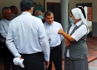 Bischöfe pilgern nach Arauca (c) CEC