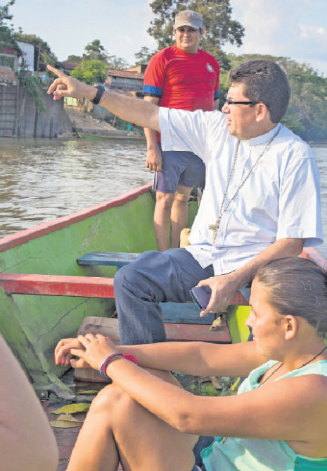 Bischof Omar Alberto Sánchez Cubillos unterwegs im Catatumbo.