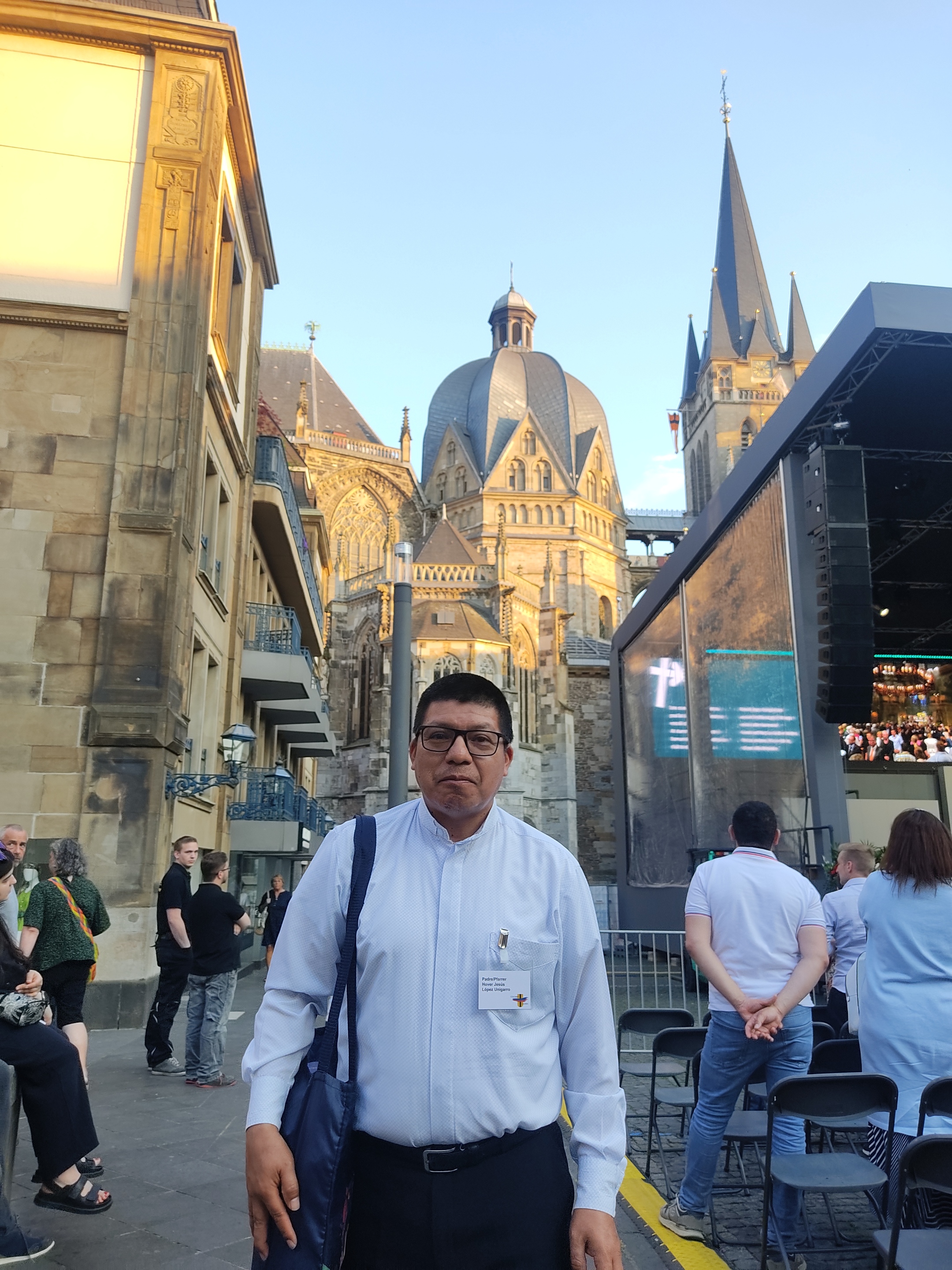 Padre Hover Jesús López Unigarro
