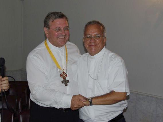Der neuernannte Kardinal Jiménez bei einem Kolumbienbesuch von Bischof Heinrich Mussinghoff