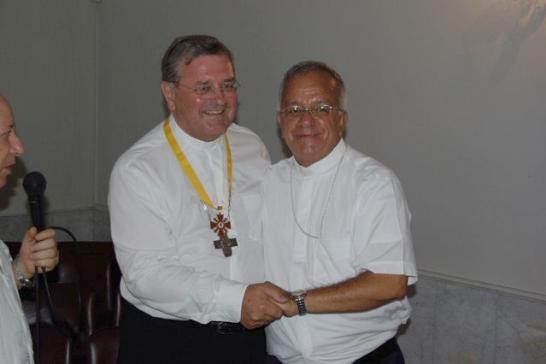 Der neuernannte Kardinal Jiménez bei einem Kolumbienbesuch von Bischof Heinrich Mussinghoff (c) privat